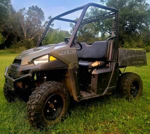 lot 40 image: 2021 Polaris Ranger 500 4x4 All Terrain Vehicle Sagebrush Green Auto Model R21MAA50B1- Dumping Bed - New Ignition w Two Keys - Runs Great