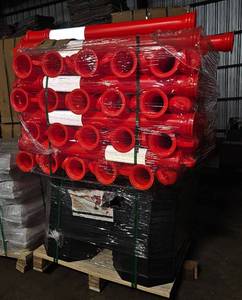 lot 4078 image: Lot of 100 - Unused 2025 LandHero T-Top Bollard Traffic Pylons - Lot of 100