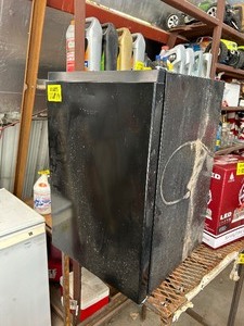 lot 41485 image: Works -  Hisense Black Mini Fridge.