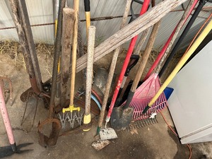 lot 41484 image: Huge Lot of Amazing Long Handled Yard Tools.