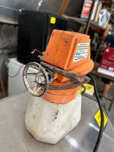 lot 41479 image: Orange Electric Paint Sprayer.