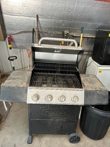 lot 41476 image: Expert Grill - 4 burner propane Grill.