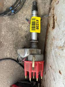 lot 41239 image: Automotive Distributor Assembly