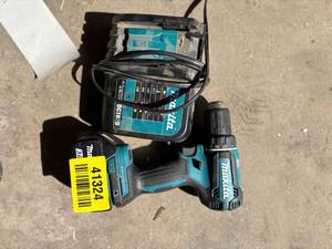 lot 41324 image: Makita 18V Cordless Drill with Battery and Charger