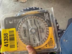 lot 41358 image: DeWalt 7-14 inch 24T Framing Saw Blade