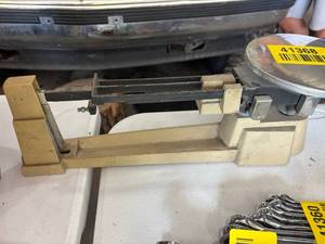 lot 41368 image: Mechanical Balance Scale