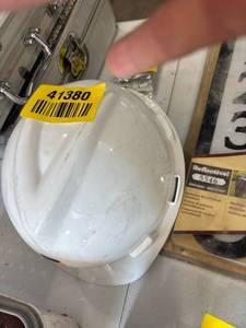 lot 41380 image: Dondlinger Construction Hard Hat - White