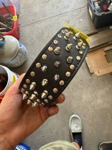 lot 41405 image: Vintage Studded Leather Belt