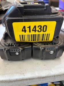 lot 41430 image: BL1860B Li-ion Rechargeable Battery