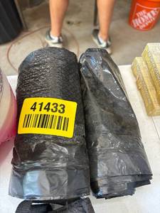 lot 41433 image: Industrial Strength Garbage Bags - Roll of Heavy Duty Trash Bags
