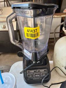 lot 41437 image: Ninja Professional 1000W Blender
