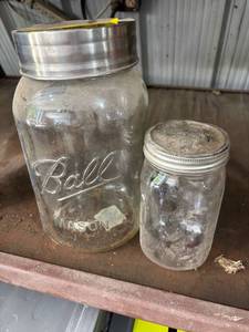 lot 41457 image: Vintage Ball Mason Jar Set with SureTight Lid