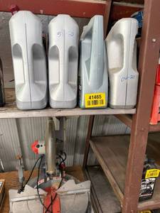 lot 41465 image: Industrial Motor Oil Container Set