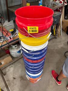 lot 41473 image: Lot of 12 Mixed Color 5-Gallon Buckets