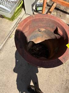lot 41490 image: Vintage Decorative Metal Chiminea