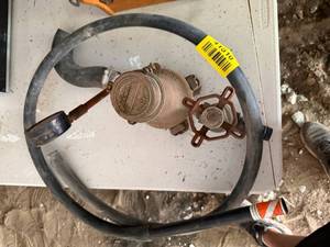 lot 41510 image: Vintage Industrial Pressure Gauge