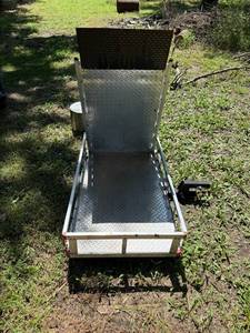 lot 41518 image: Portable Aluminum Loading Ramp with Diamond Plate Surface