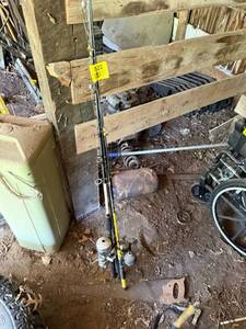 lot 41522 image: Vintage Fishing Rod Bundle with Reels