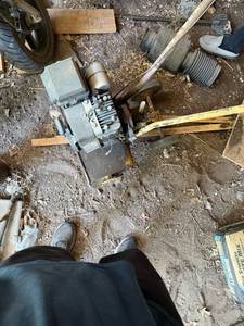lot 41523 image: Briggs & Stratton 3.5HP Engine Assembly
