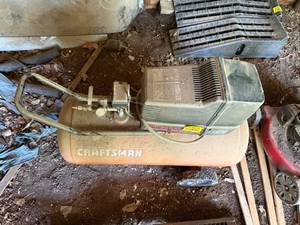 lot 41524 image: Craftsman 25 Gallon Air Compressor - Single Cylinder