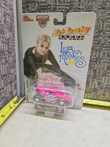 lot 14 image: 1998 Hot Country Steel Die Cast Car Issue #14 Limited Edition - LeAnn Rimes