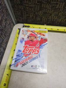 lot 21 image: 2021 Topps Series 1 Baseball Factory Sealed Hanger Box Walmart Royal Blue