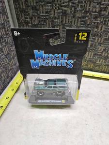 lot 45 image: 1970 Oldsmobile Vista Cruiser Muscle Machines Diecast