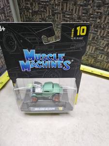 lot 47 image: 1933 Ford 3W Coupe Muscle Machines Diecast Model