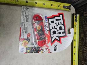 lot 58 image: DGK Tech Deck Fingerboard with Lucky Cat Design - Ultra Rare