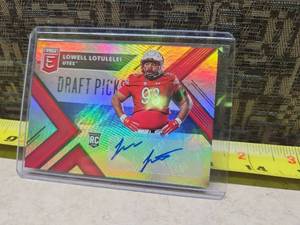 lot 96 image: 2018 Panini Elite Draft Picks Lowell Lotulelei Signed Rookie Card