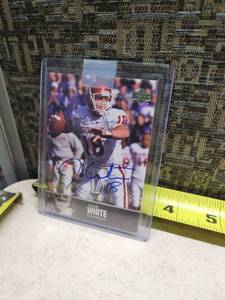 lot 107 image: 2011 Jason White Oklahoma Sooners Signed Football Card