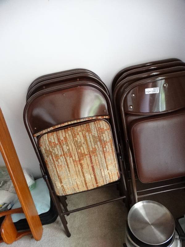 lot 8002 image: 2 Sets of 4 padded chairs.