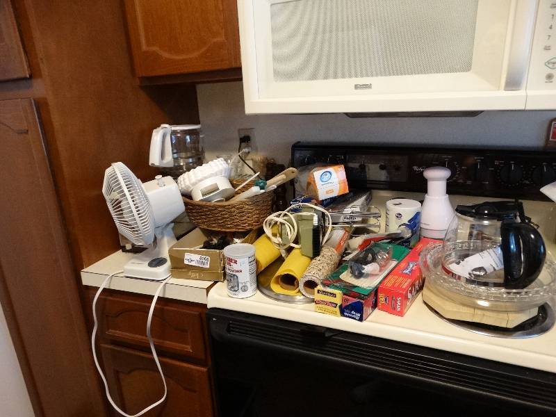 lot 8008 image: Toaster, little fan, salt and pepper shakers, and miscellaneous items.