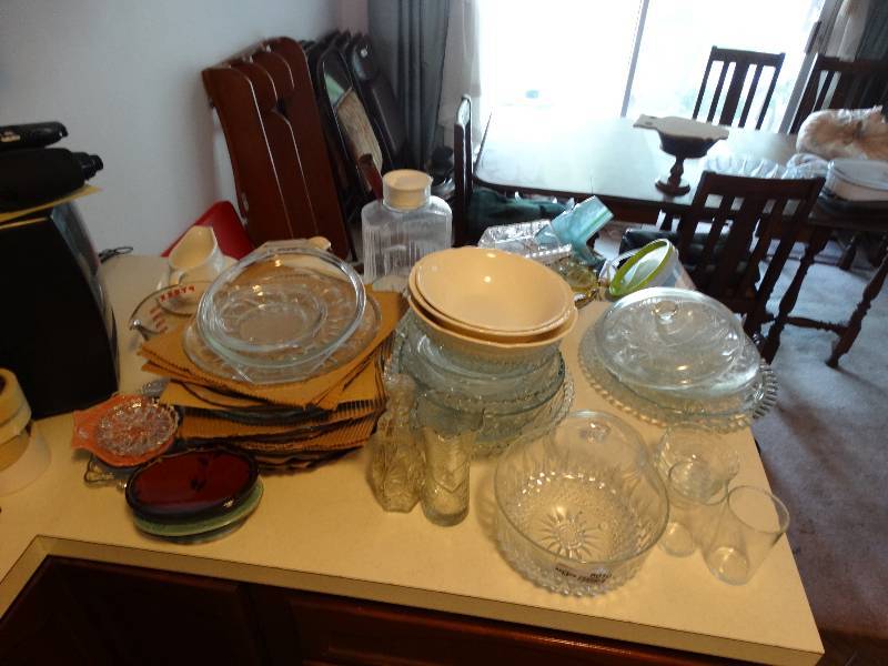 lot 8010 image: Glass bowls, glass platter, glass plates, glass butter tray, glass vase, etc.