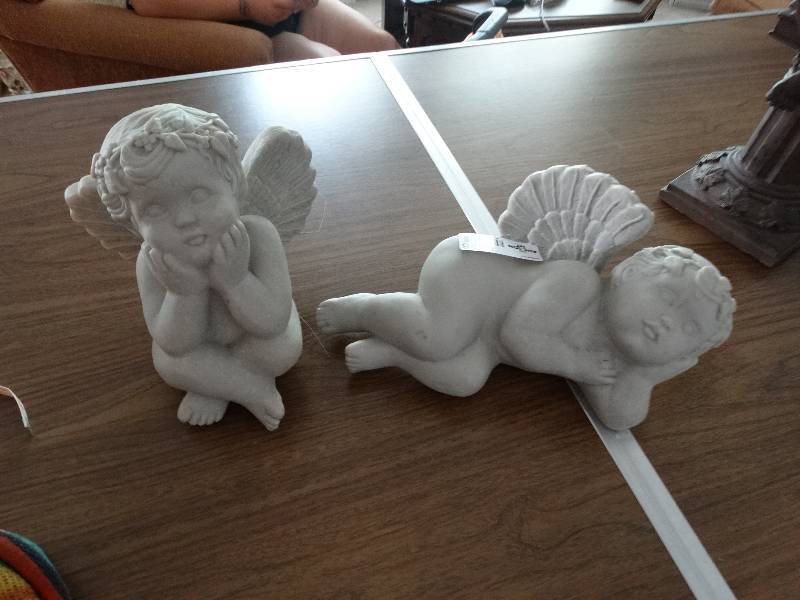 lot 8026 image: Pair of angel garden statues