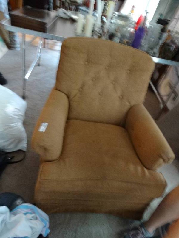 lot 8058 image: Broyhill rocking chair