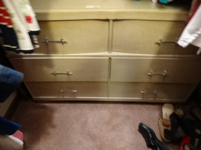 lot 8082 image: Dresser with mirror, contents not included.