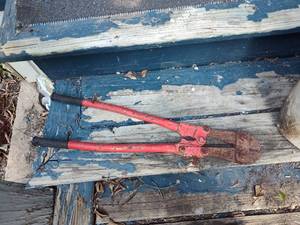 lot 256 image: Bolt cutter.