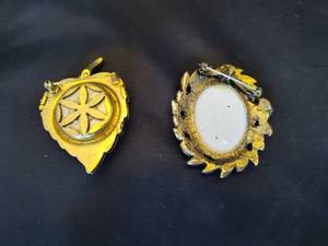 lot 328 image: (2) Leaf Pin Brooch.