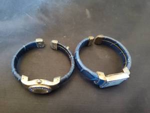 lot 471 image: (2) Quartz Watch.