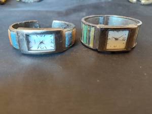 lot 472 image: (2) Quartz Watch.