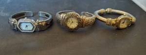 lot 480 image: (3) Quartz Watches.