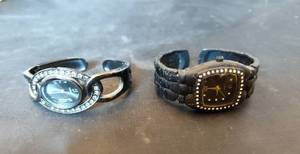 lot 482 image: (2) Quartz Watches.