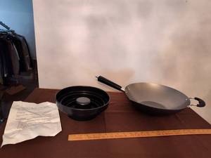lot 362 image: 3-Tier Baking Pan and Wok.