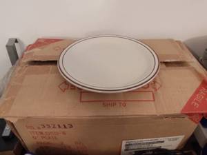 lot 377 image: World Ultima Plate Set.