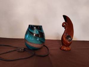 lot 383 image: Light and Swan Decor.