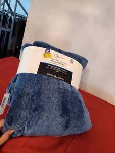 lot 391 image: Plush Blanket.