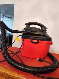 lot 395 image: Craftsman 2.5 Gallon Vac.