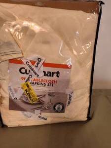 lot 468 image: Cuisinart Napkin Set.