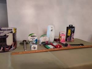 lot 519 image: Hydro Razors and more.